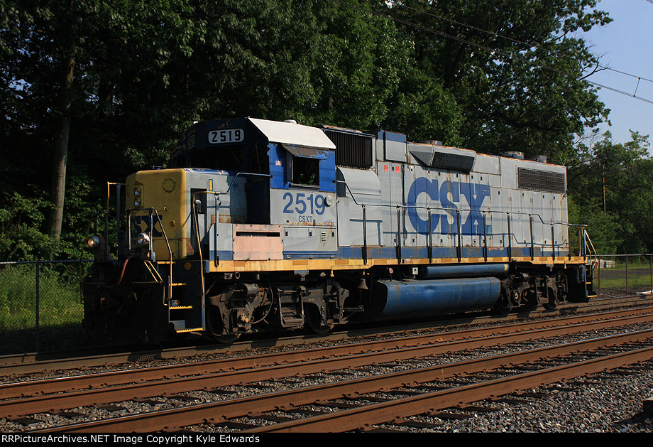 CSX GP38-2 #2519 on C964-05
